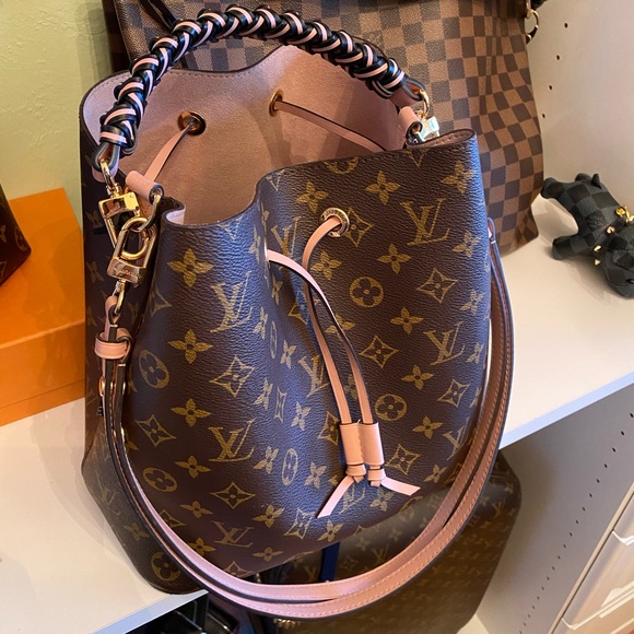 💕TRADED💕Louis Vuitton NeoNoe monogram rose crossbody purse bag - Picture 8 of 16